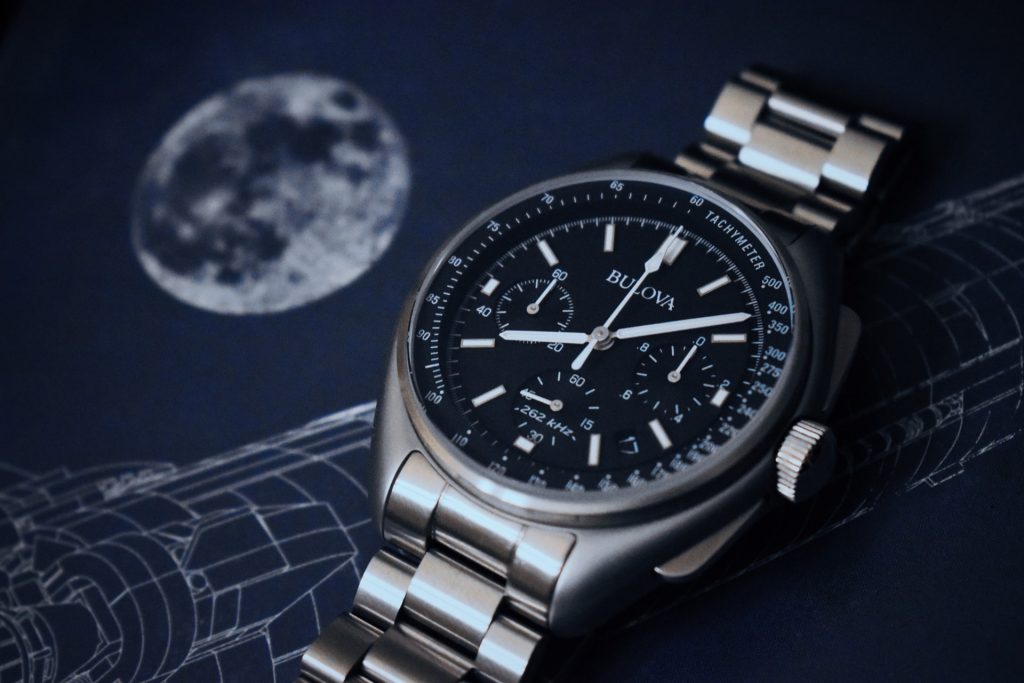 metal pilot moon watch with a tachymeter