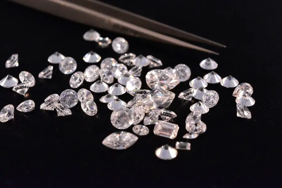Numerous small melee diamonds
