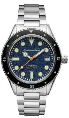 40mm dive piece with black bezel and admiral blue dial