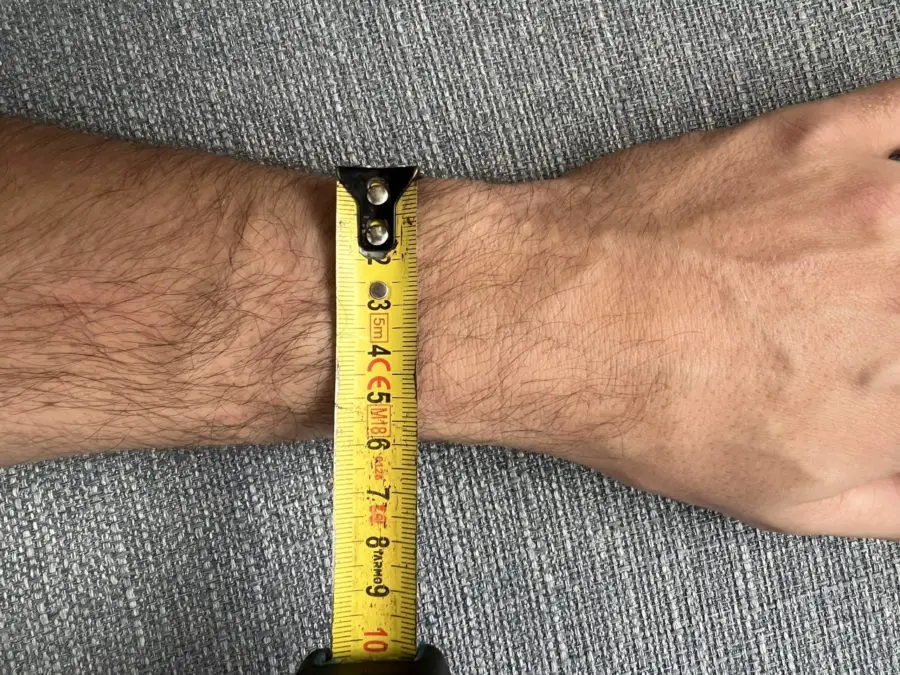 Measuring wrist cross-section