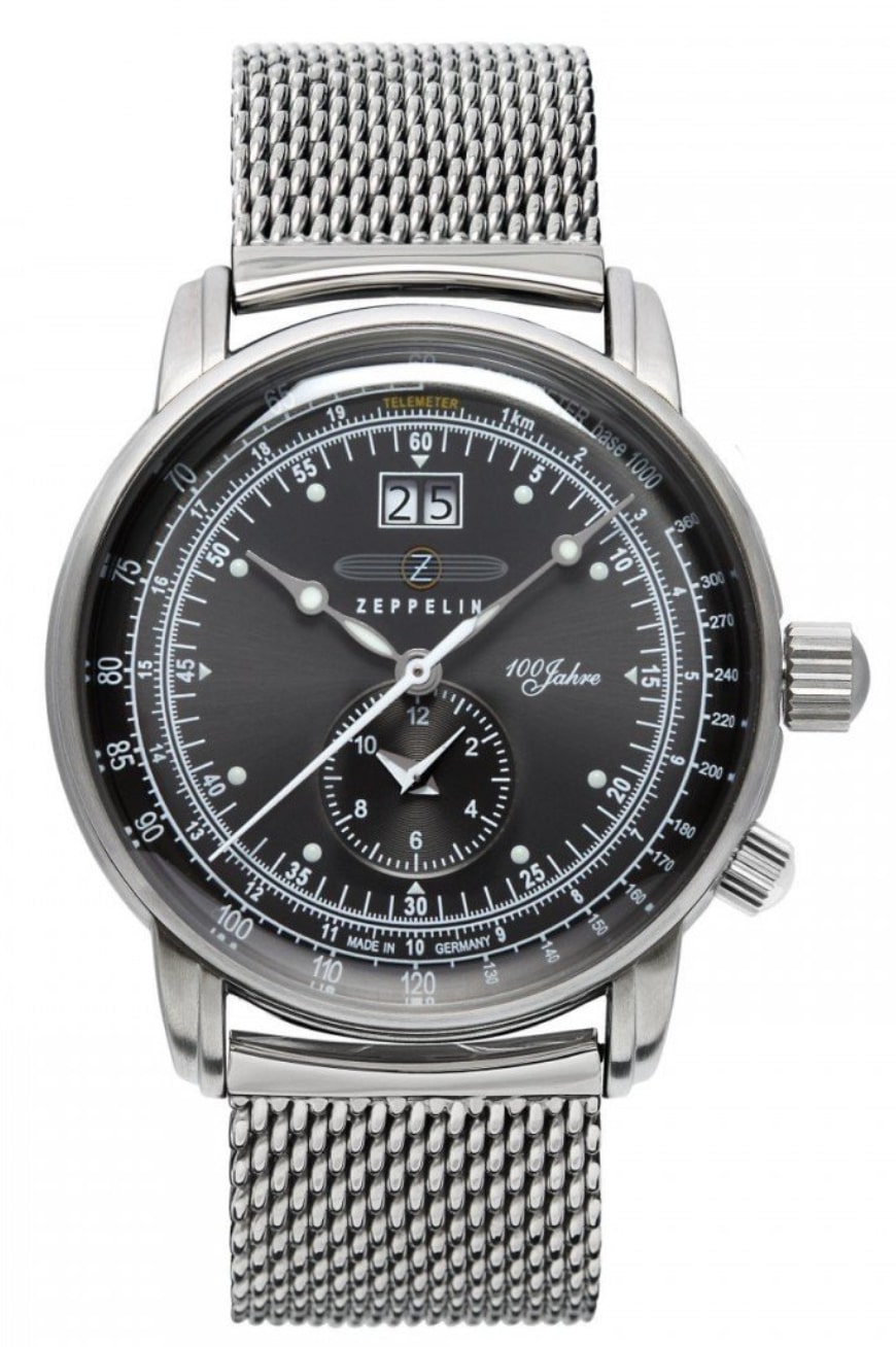Black-dialled watch with telemeter scale on the outer rim